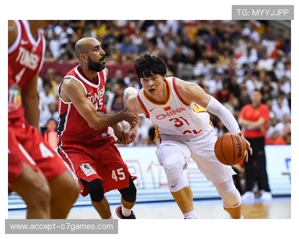 篮球世界杯热力开赛 中国男篮迎战强敌全力以赴誓夺佳绩