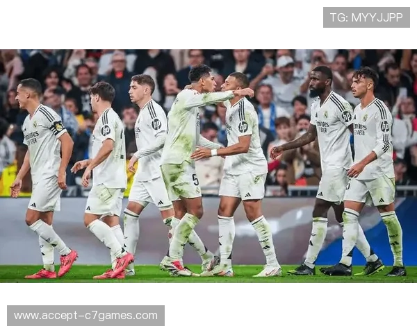 西甲最新一轮焦点对决结果揭晓豪门争冠形势再起波澜球迷热议不断